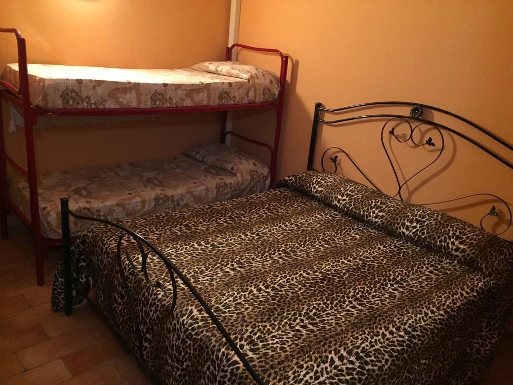 Il Casello Hotel Paola Camera foto